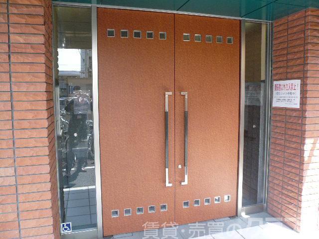 28/30 エントランス