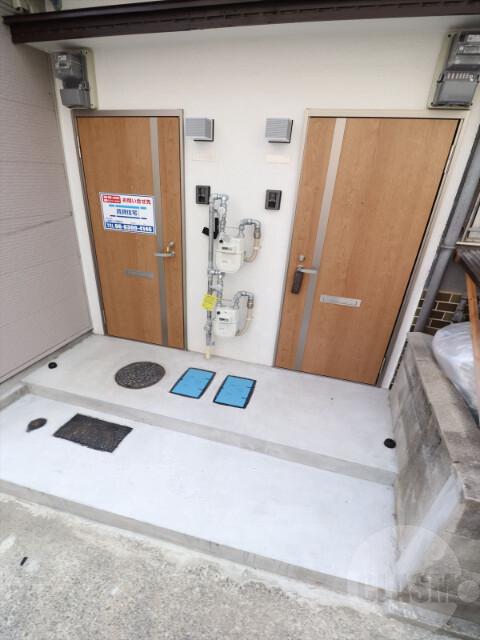 22/30 エントランス