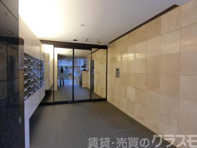 28/30 エントランス