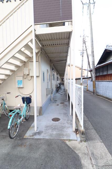 22/30 エントランス