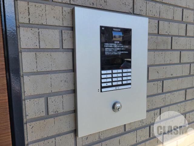 22/27 エントランス