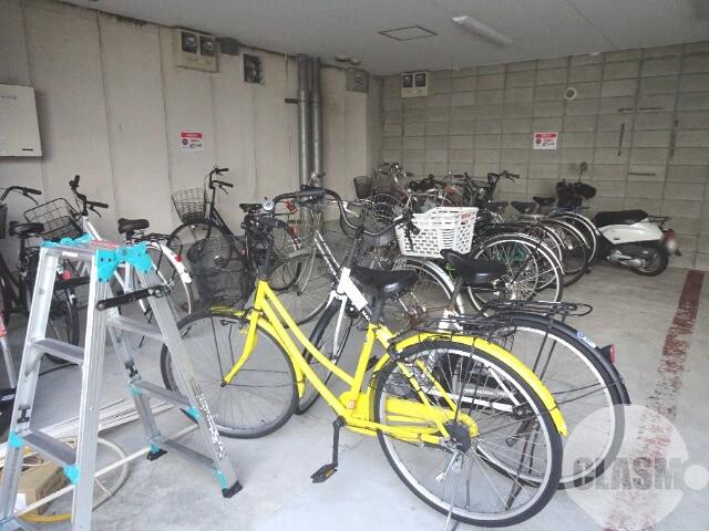 18/23 エントランス