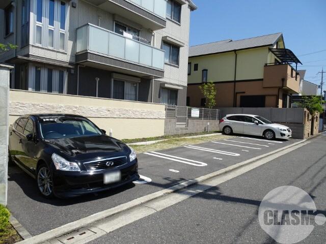 22/30 駐車場