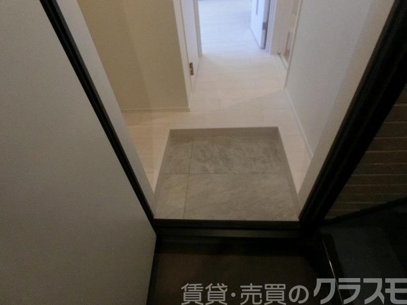 16/30 玄関