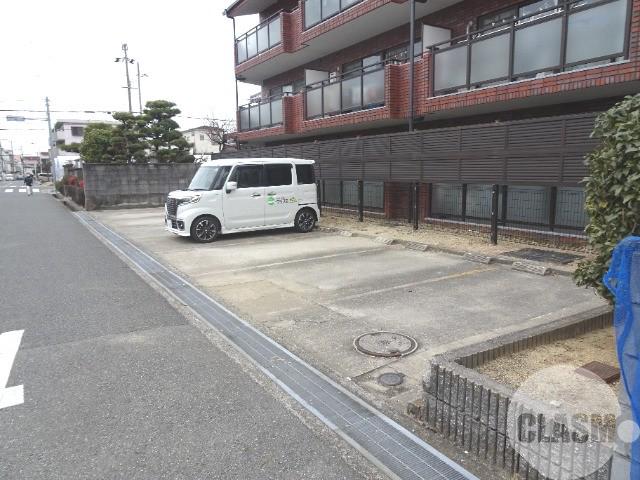 21/26 駐車場