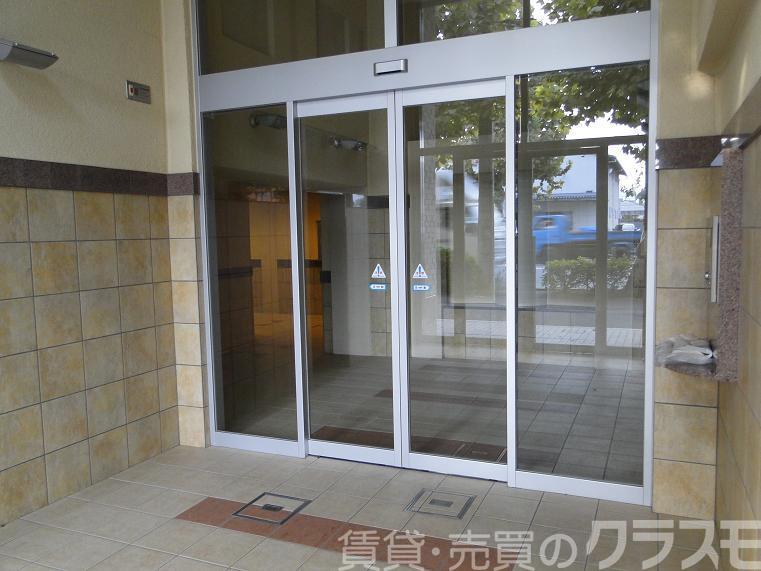 2/2 エントランス