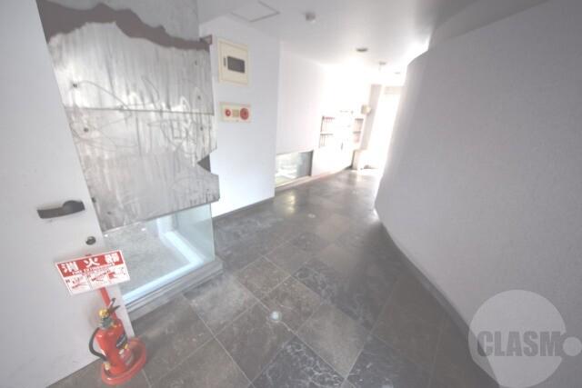 21/30 エントランス