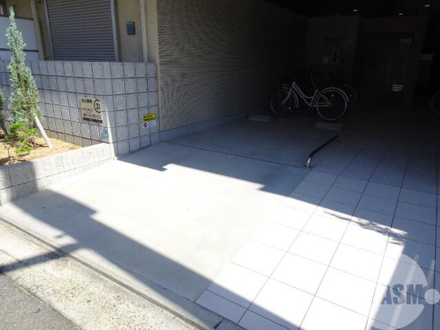 23/28 駐車場