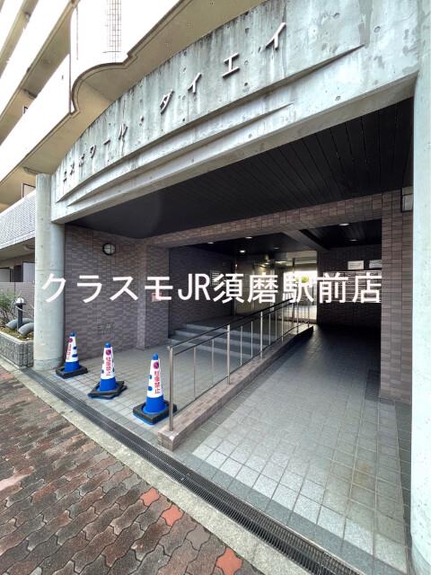 2/4 エントランス