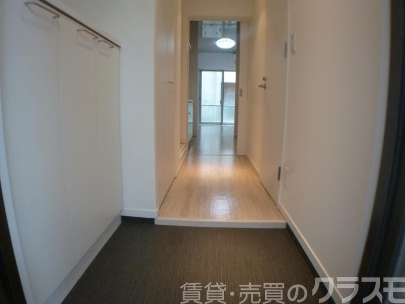 16/30 玄関