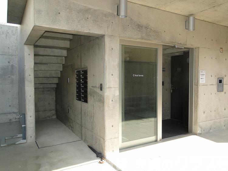 28/30 エントランス