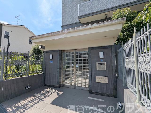 20/30 エントランス