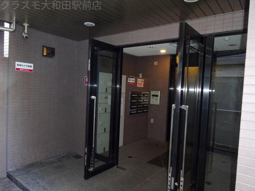 22/27 エントランス