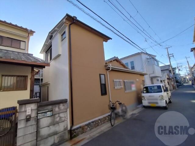 19/27 エントランス