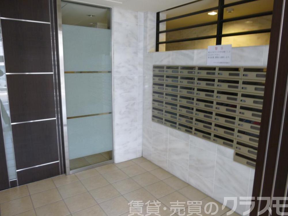 28/30 エントランス