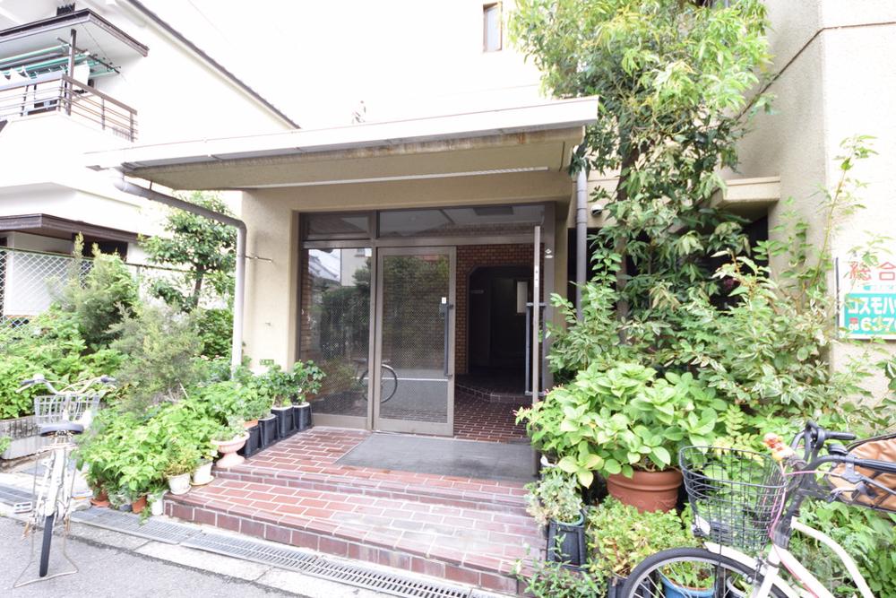 21/29 エントランス