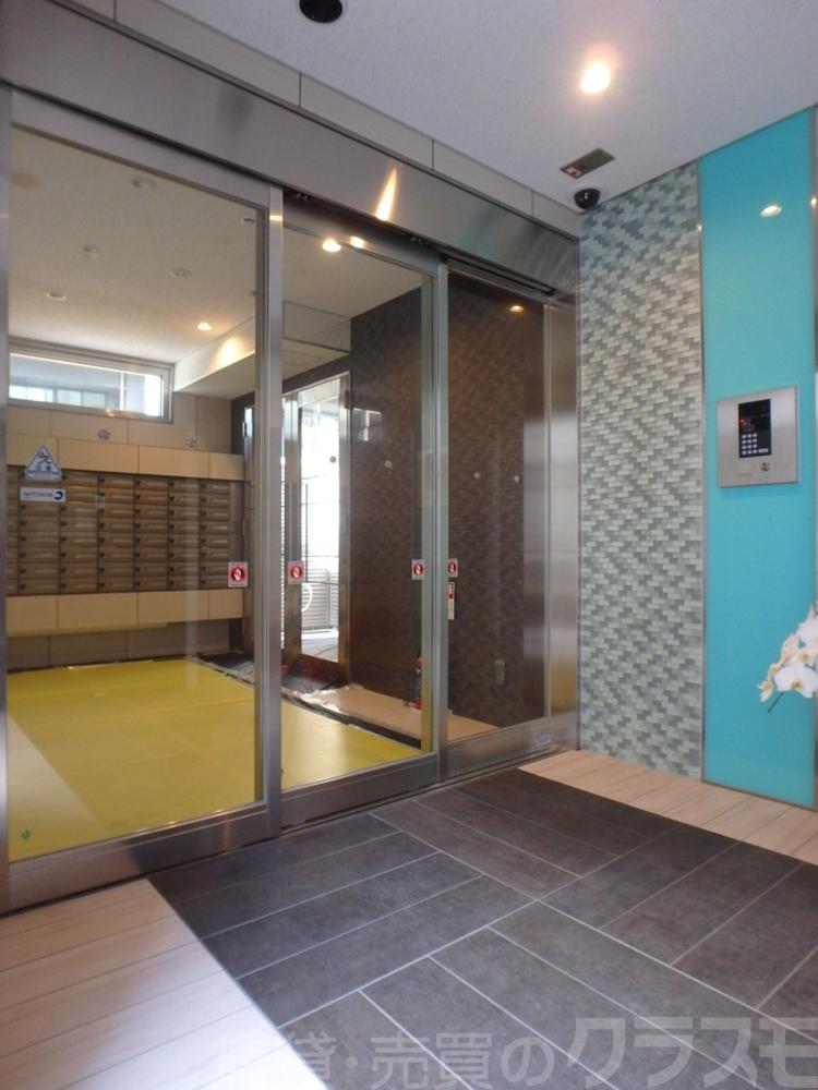 21/30 エントランス