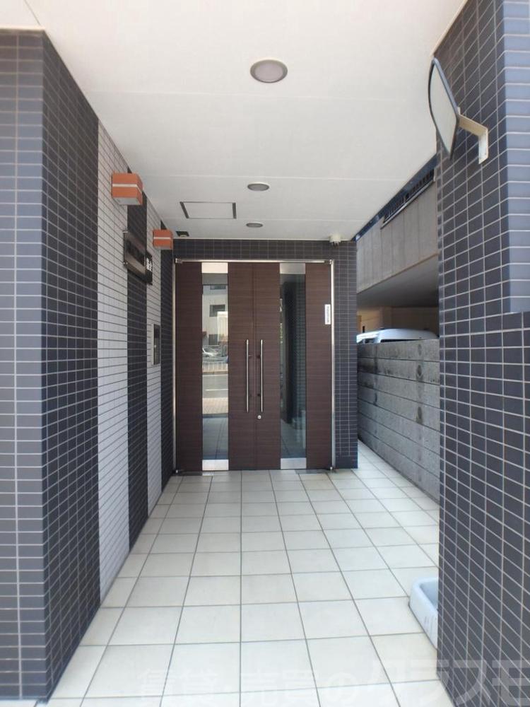 16/25 エントランス