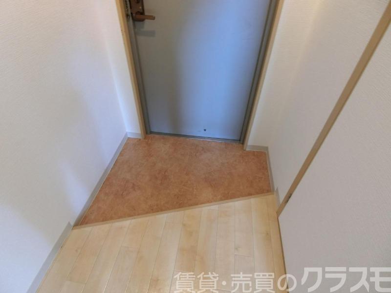 16/30 玄関