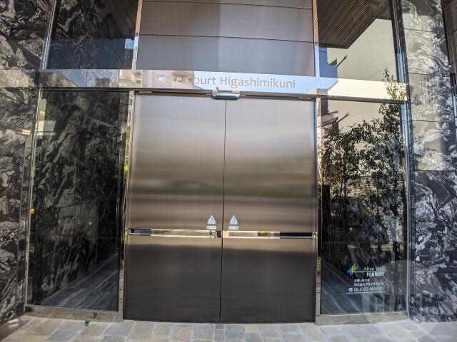 22/26 エントランス