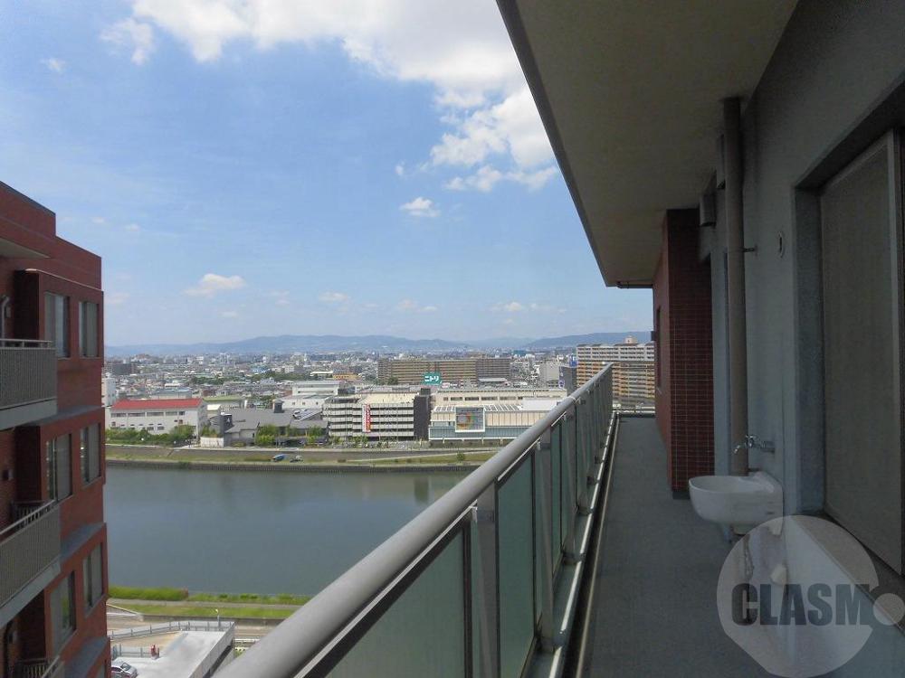 23/30 バルコニー