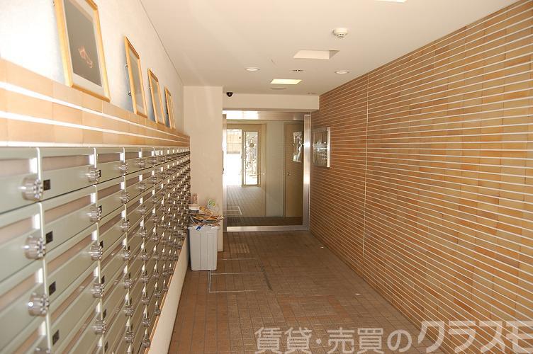 28/30 エントランス