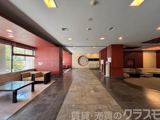 22/30 エントランス