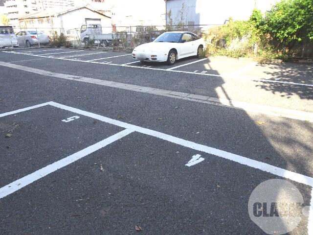 21/26 駐車場