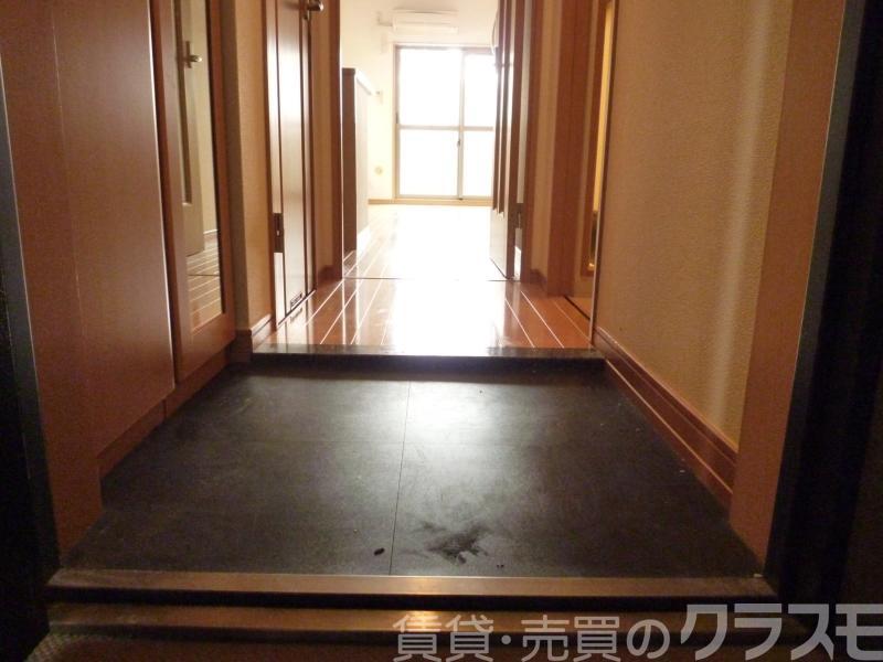 16/30 玄関