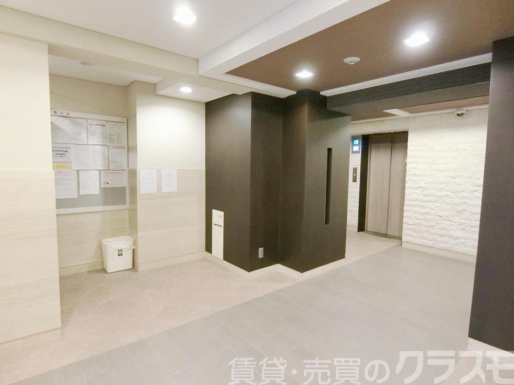 28/30 エントランス