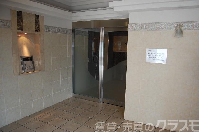 28/30 エントランス