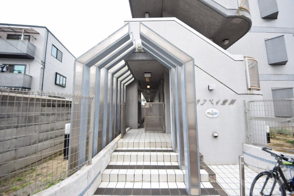 17/26 エントランス