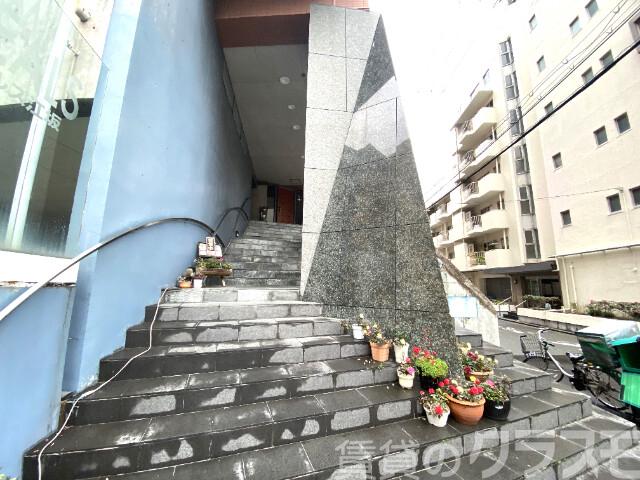 21/26 エントランス