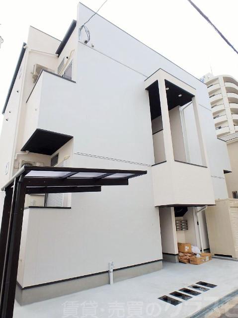 21/22 エントランス