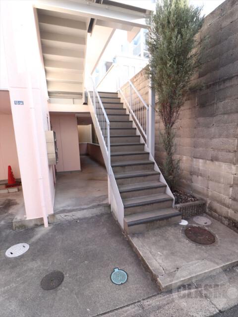 22/29 エントランス