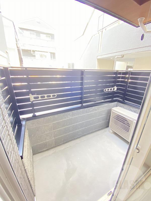 23/30 バルコニー