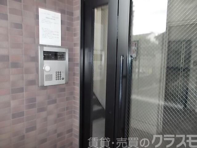 30/30 エントランス