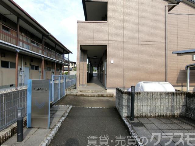 28/30 エントランス