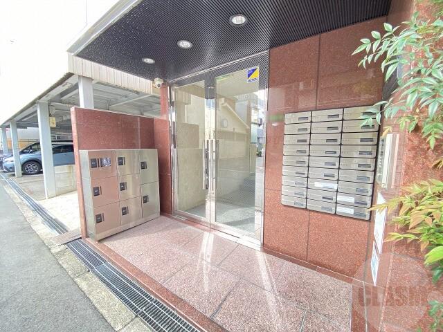 16/25 エントランス