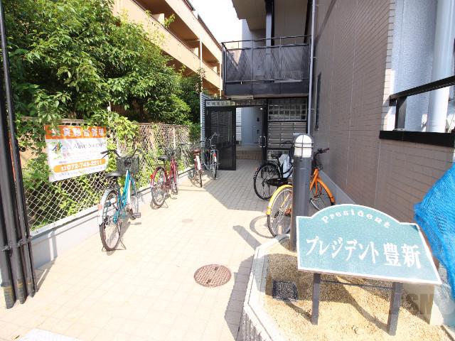 19/30 エントランス