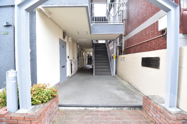 22/30 エントランス