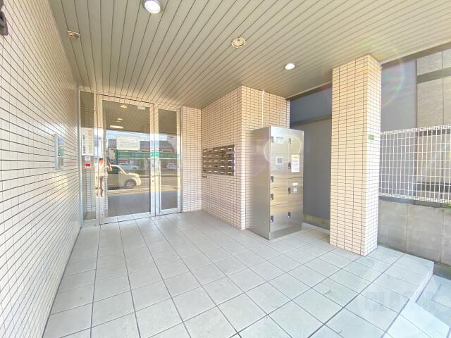 20/30 エントランス