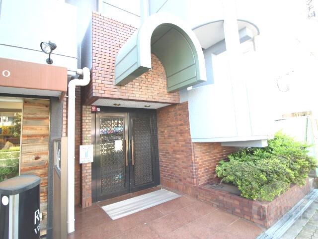 16/25 エントランス