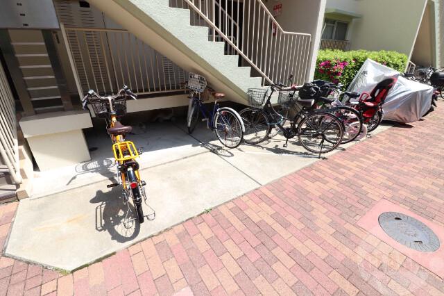 23/30 エントランス