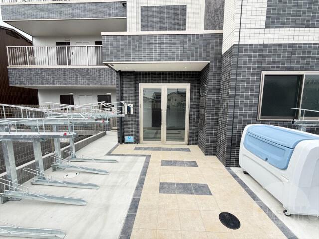 22/30 エントランス