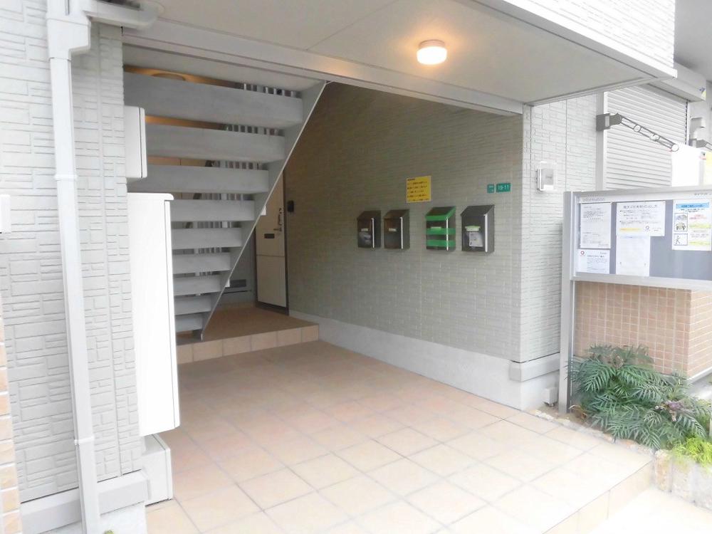 19/20 エントランス