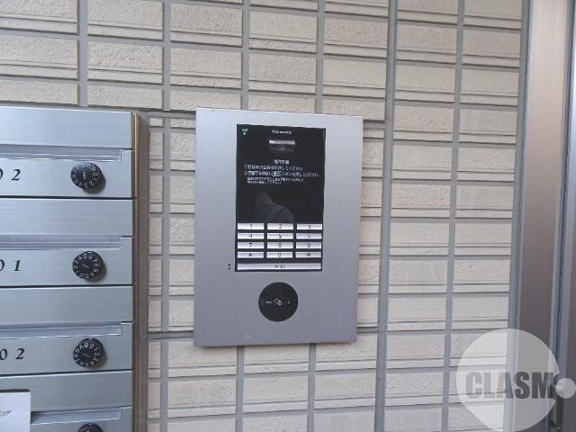 21/30 エントランス