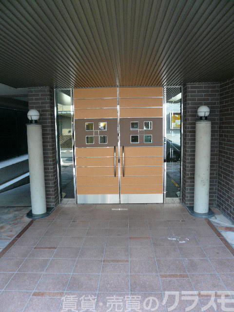 30/30 エントランス