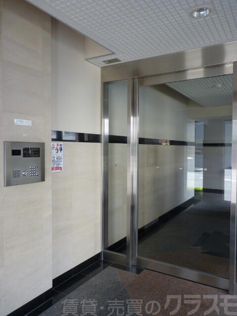 22/30 エントランス