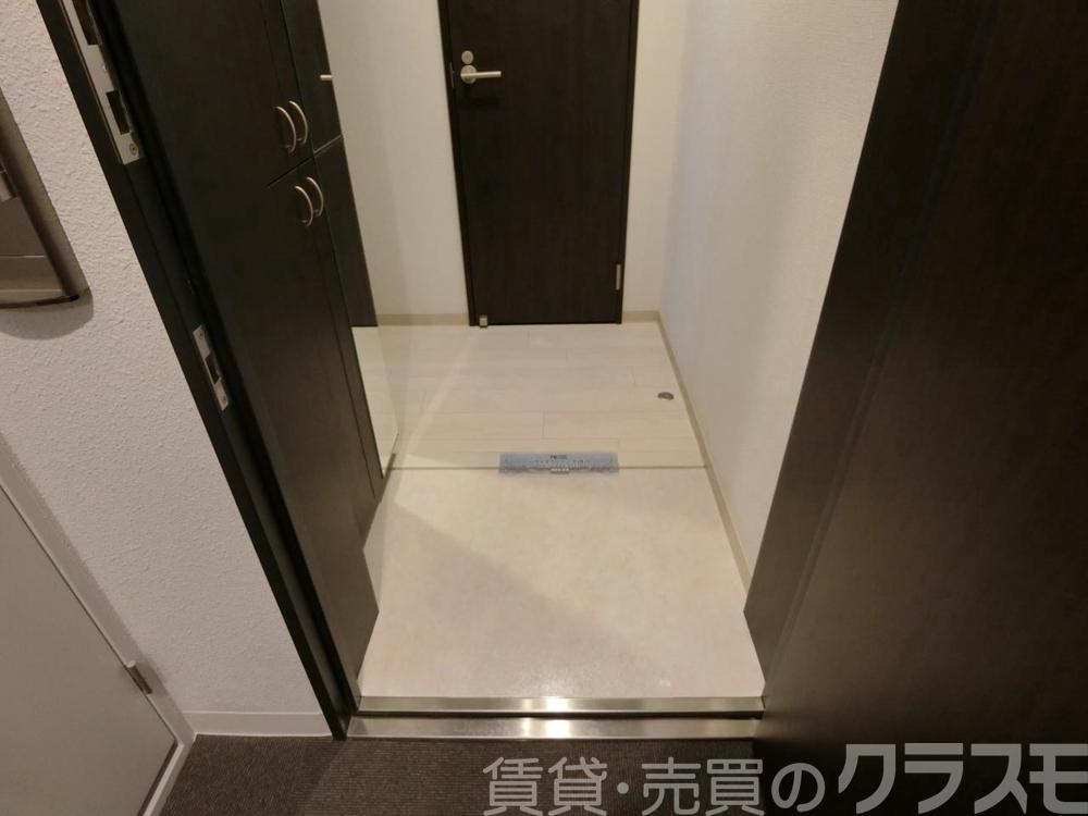 16/30 玄関